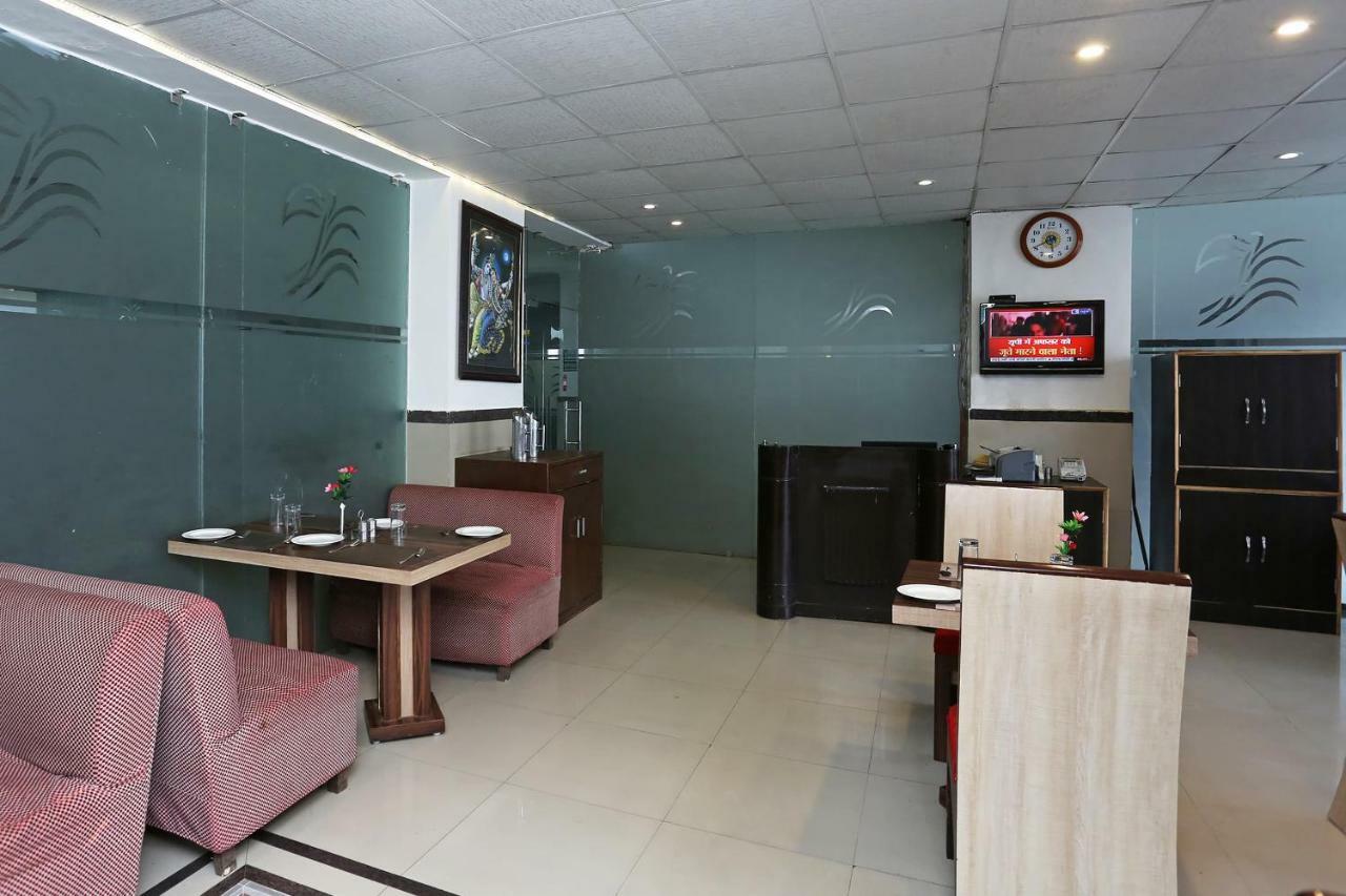 马图拉 Oyo 13564 Near Prem Mandir酒店 外观 照片